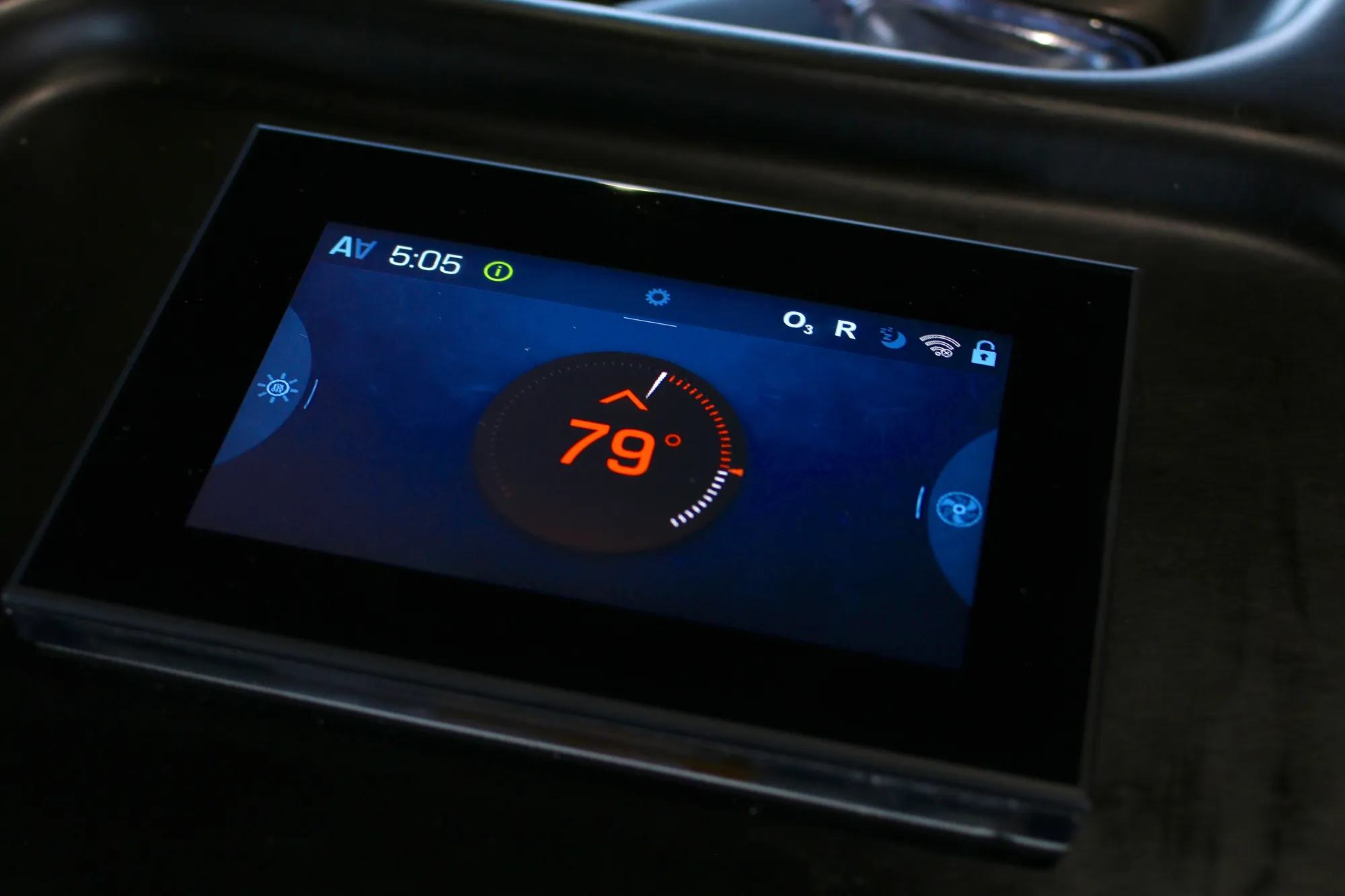 SmartTouch touchscreen control with WiFi